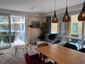 Apartment with communal swimming pool